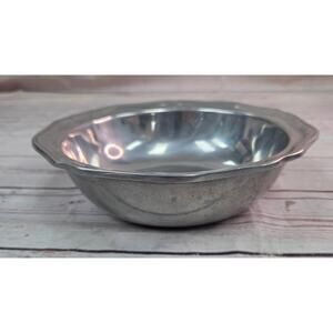 Vintage Wilton Armetale Queen Anne Serving Bowl Pewter 9" Round